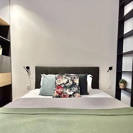 Apartment Harmony- Brand New & Cozy Very Center Of *