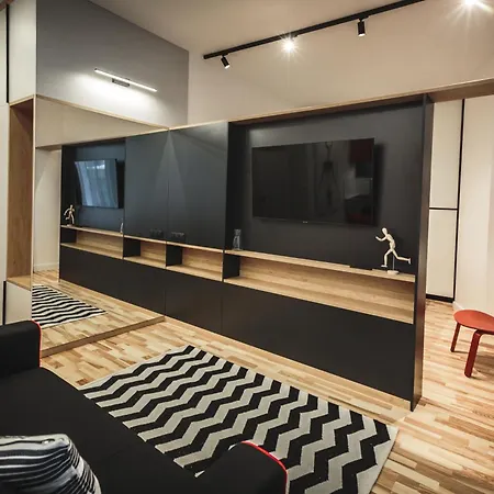 Harmony- Brand New & Cozy Very Center Of Apartment