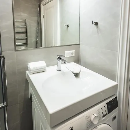 Apartment Harmony- Brand New & Cozy Very Center Of *